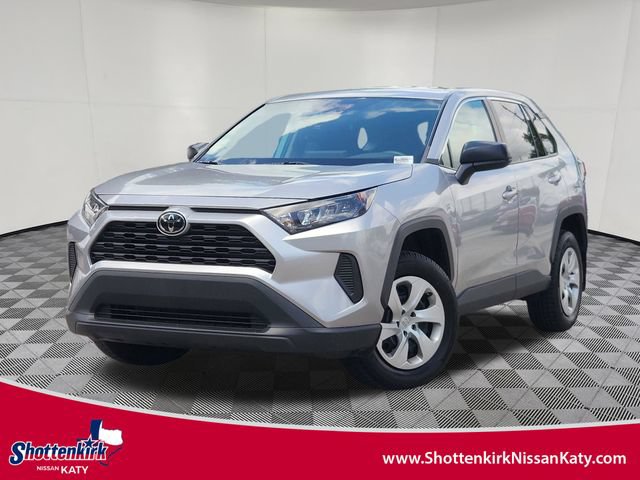 Used 2022 Toyota RAV4 LE FWD image 1