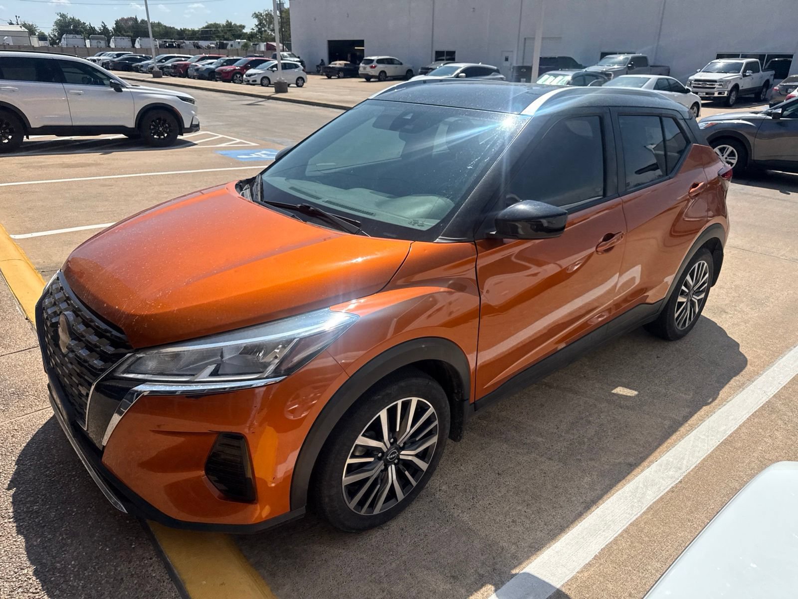 Used 2022 Nissan Kicks SV FWD image 4