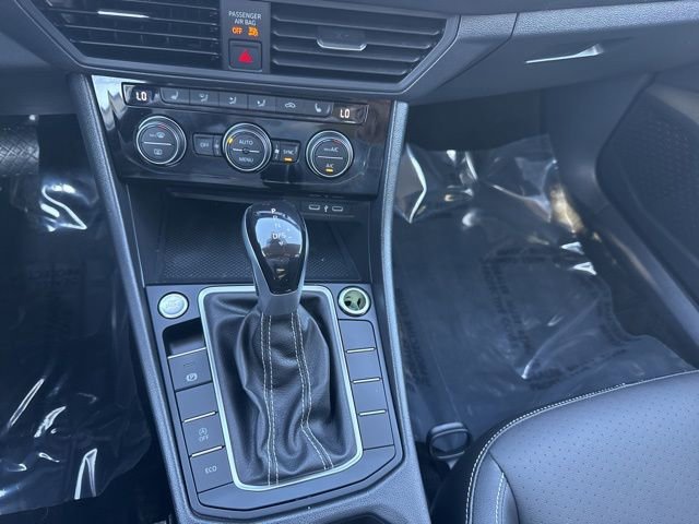 Used 2024 Volkswagen Jetta SE image 22