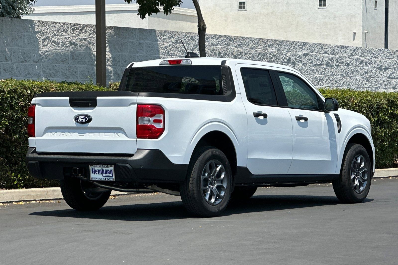 New 2025 Ford Maverick XLT w/ XLT Luxury Package image 4