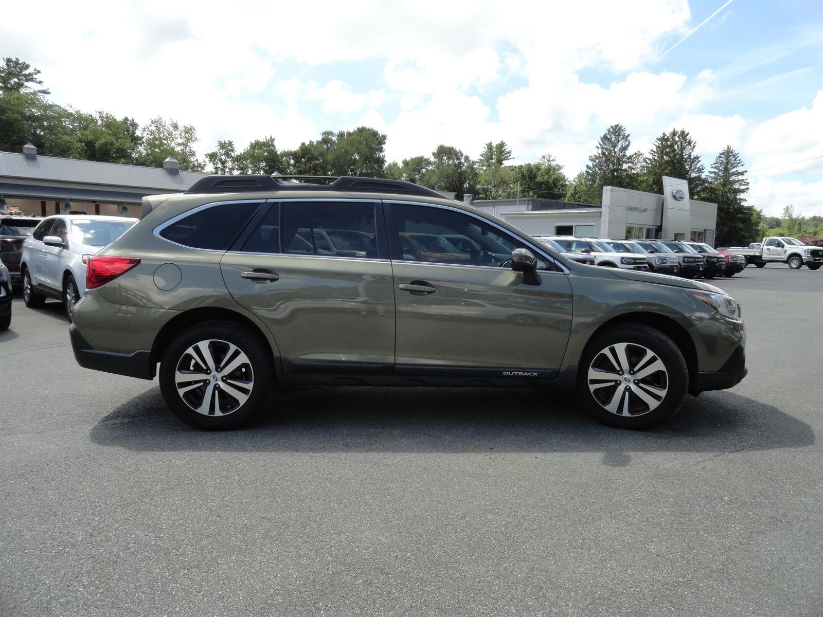 Used 2019 Subaru Outback 2.5i Limited AWD/4WD image 4