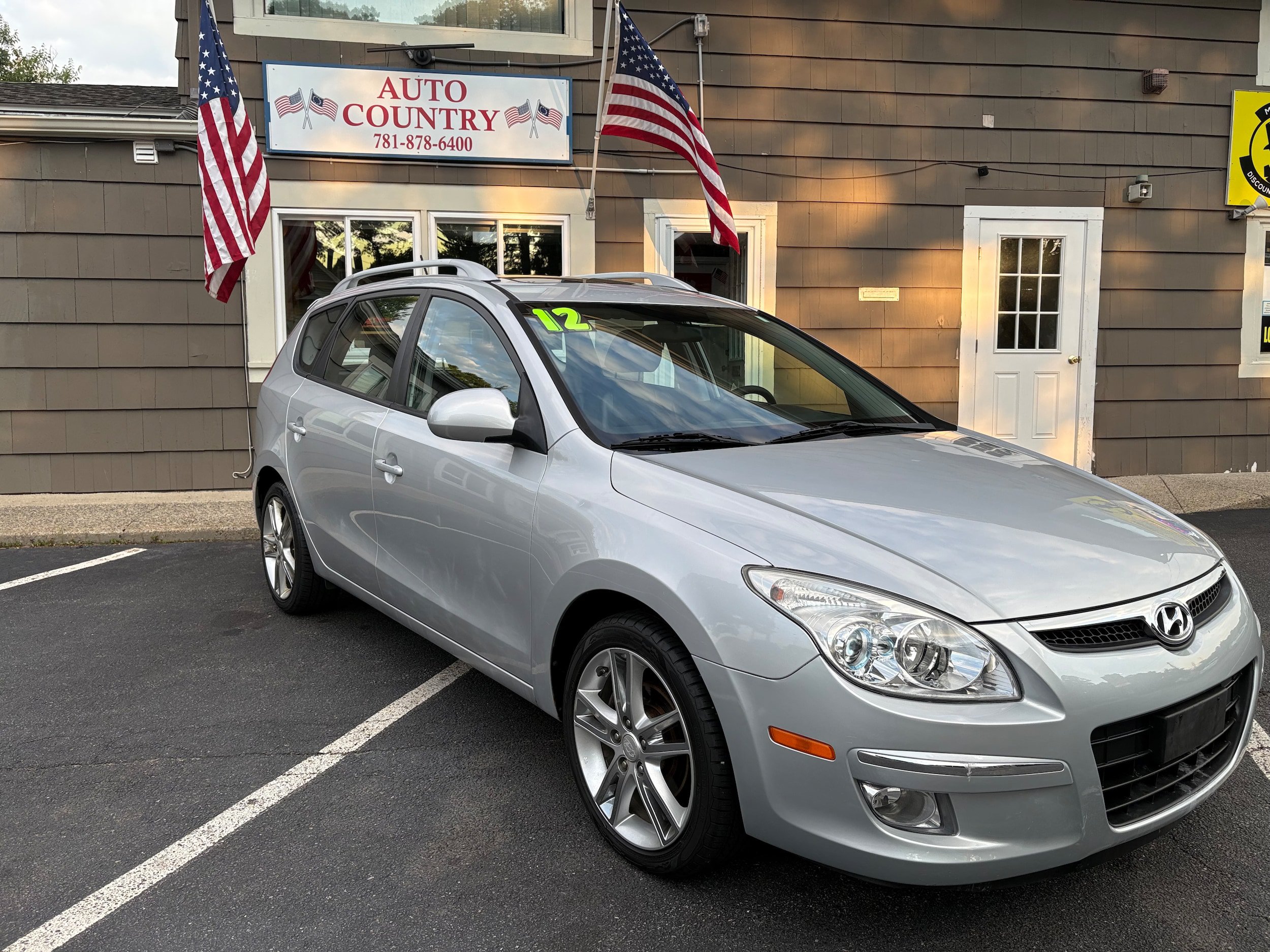 Used 2012 Hyundai Elantra FWD image 3
