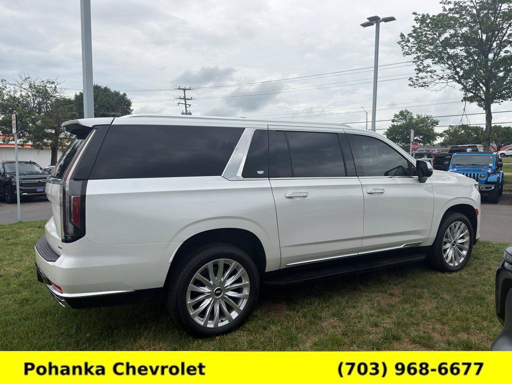 Used 2023 Cadillac Escalade ESV Luxury AWD/4WD image 8