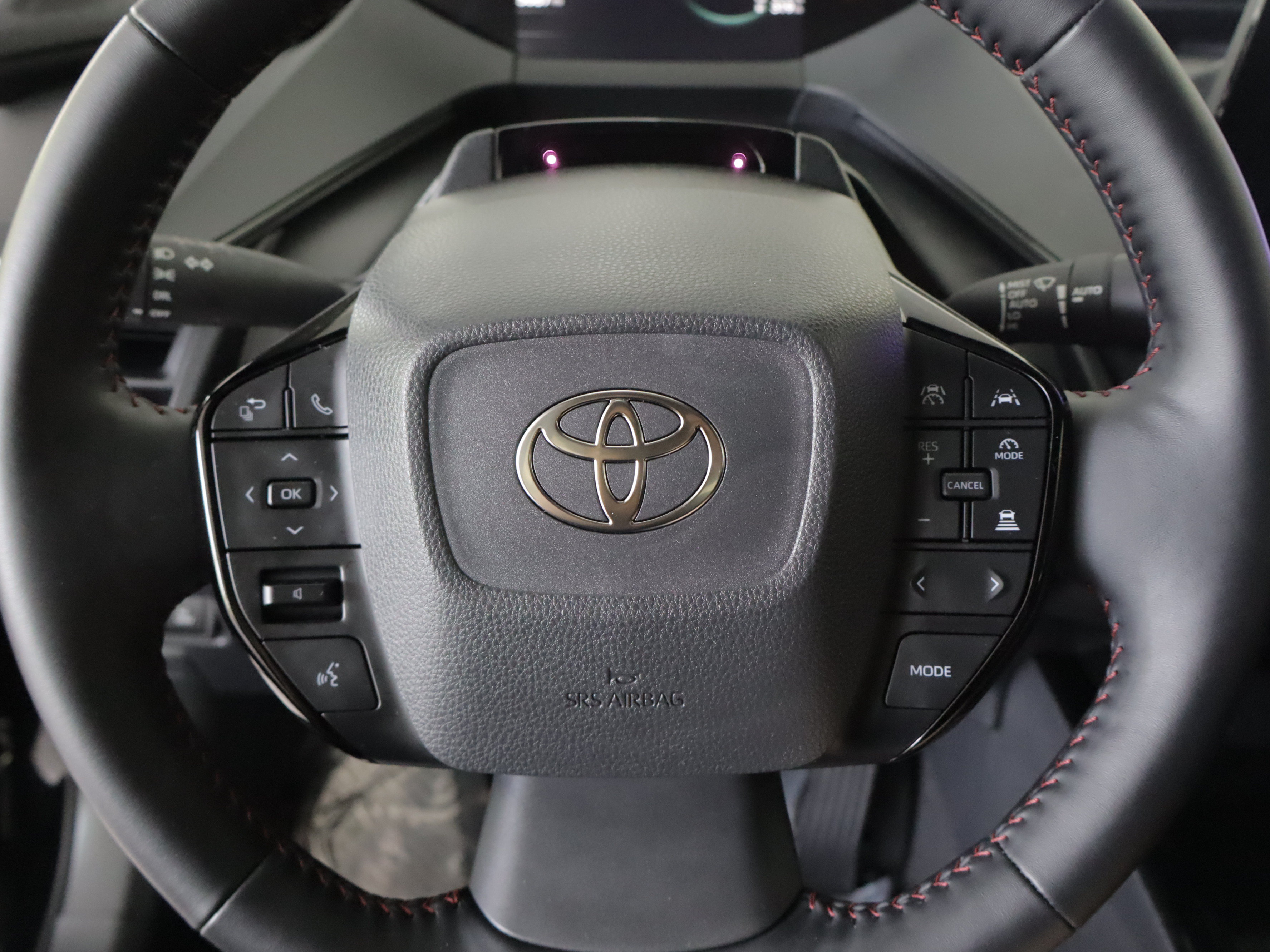 Used 2026 Toyota Prius Plug-In Hybrid FWD image 12