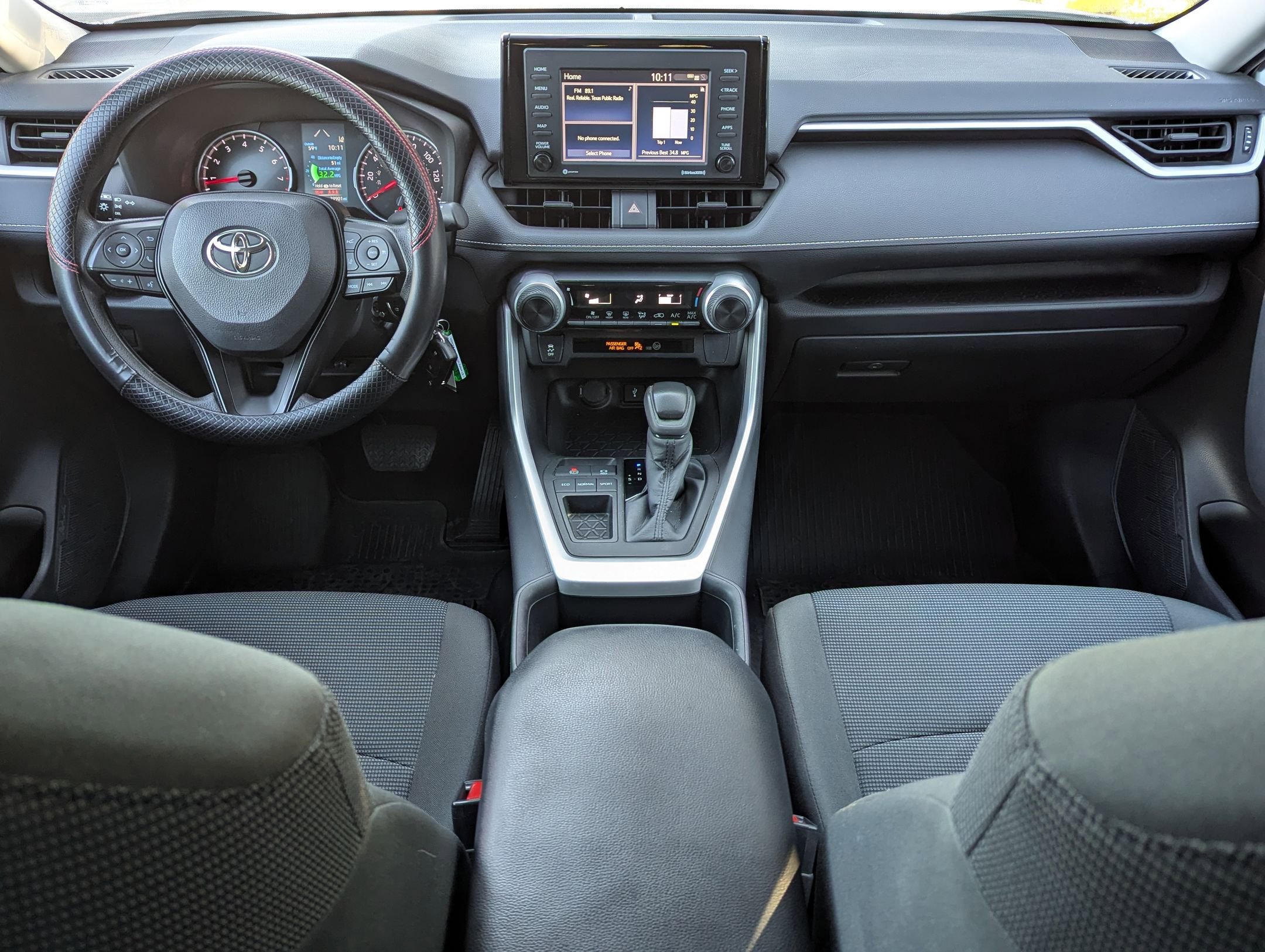 Used 2022 Toyota RAV4 LE image 17