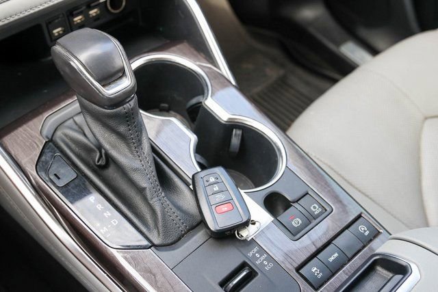 Used 2021 Toyota Highlander Limited image 28