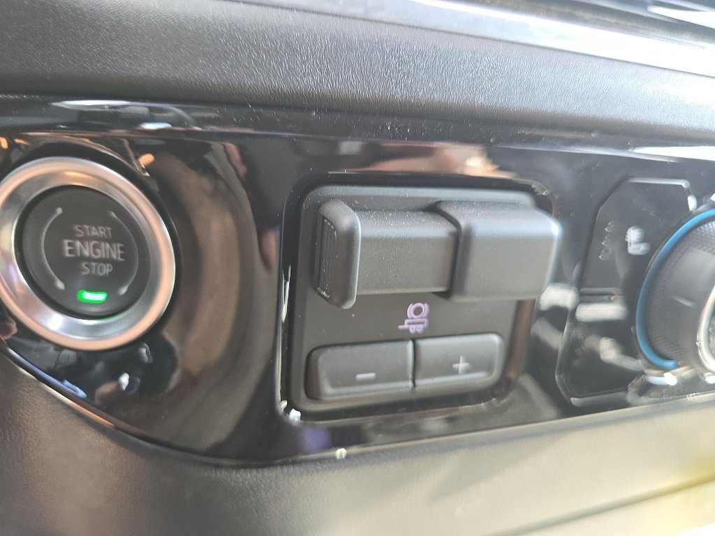 Used 2025 Chevrolet Silverado 1500 LT image 30
