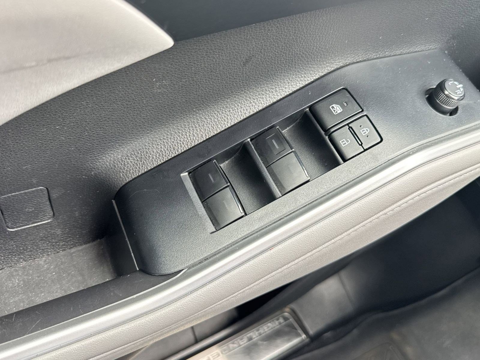 Used 2022 Toyota Highlander XLE image 20