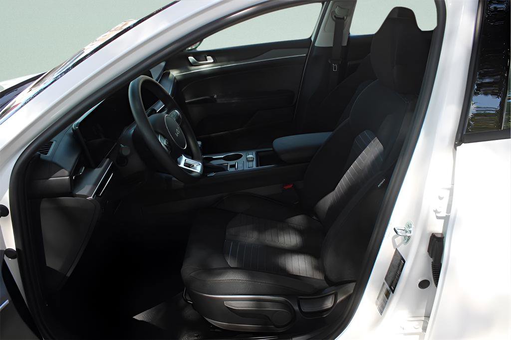 New 2026 Kia K5 LXS FWD image 18