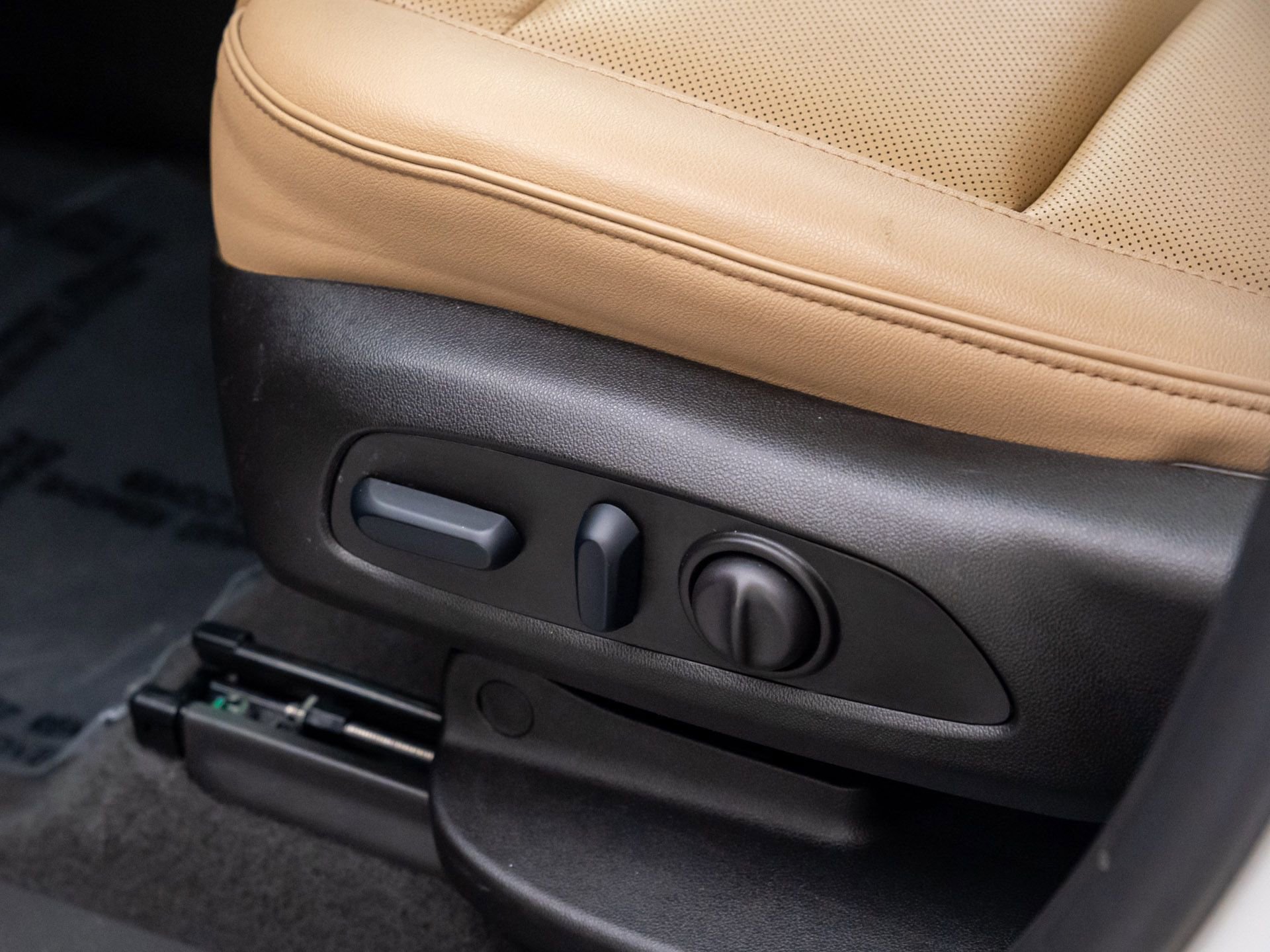 Used 2024 Chevrolet Blazer Premier w/ Driver Confidence II Package image 19