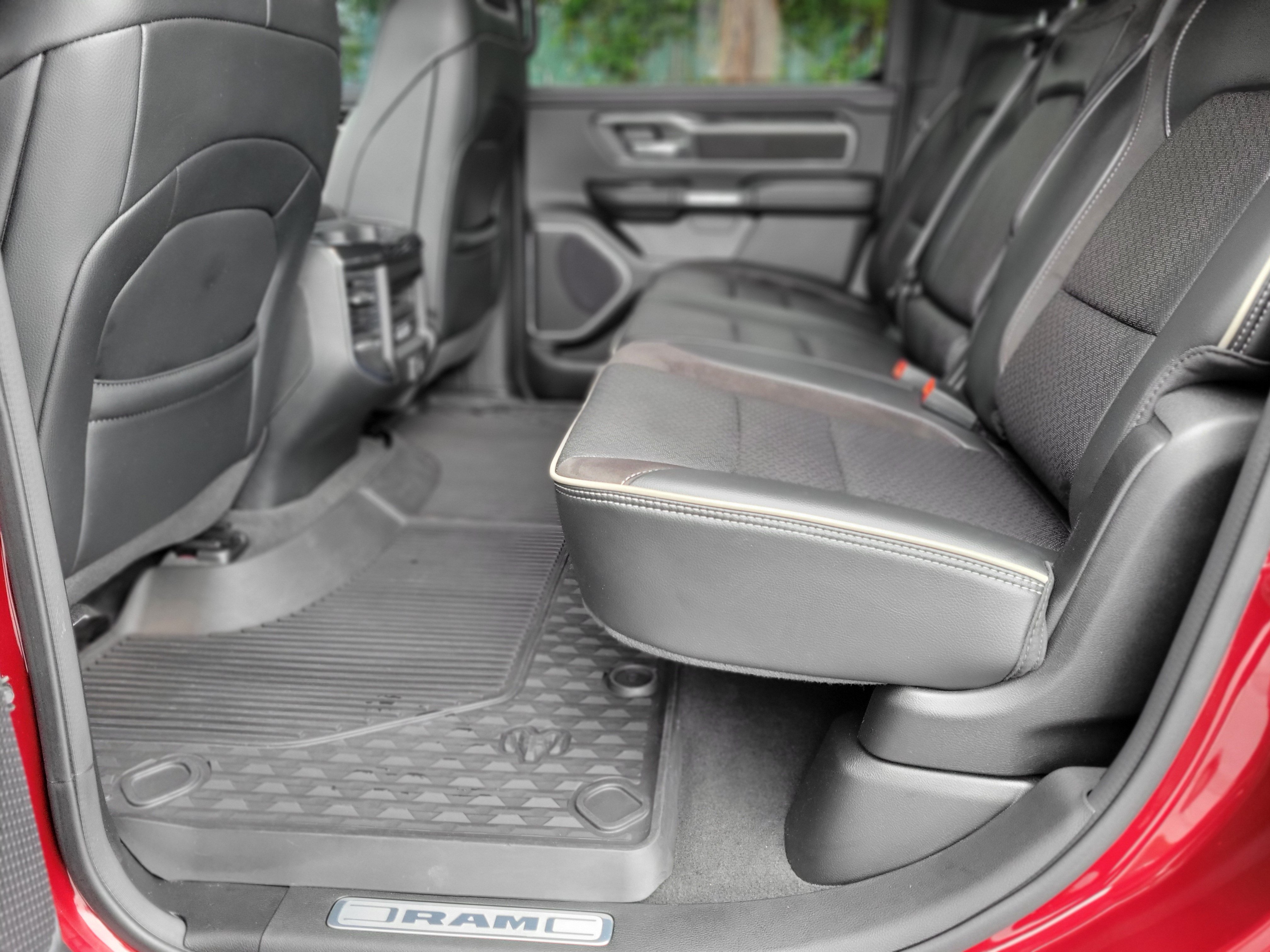 Used 2022 RAM 1500 Laramie w/ Sport Appearance Package AWD/4WD image 39