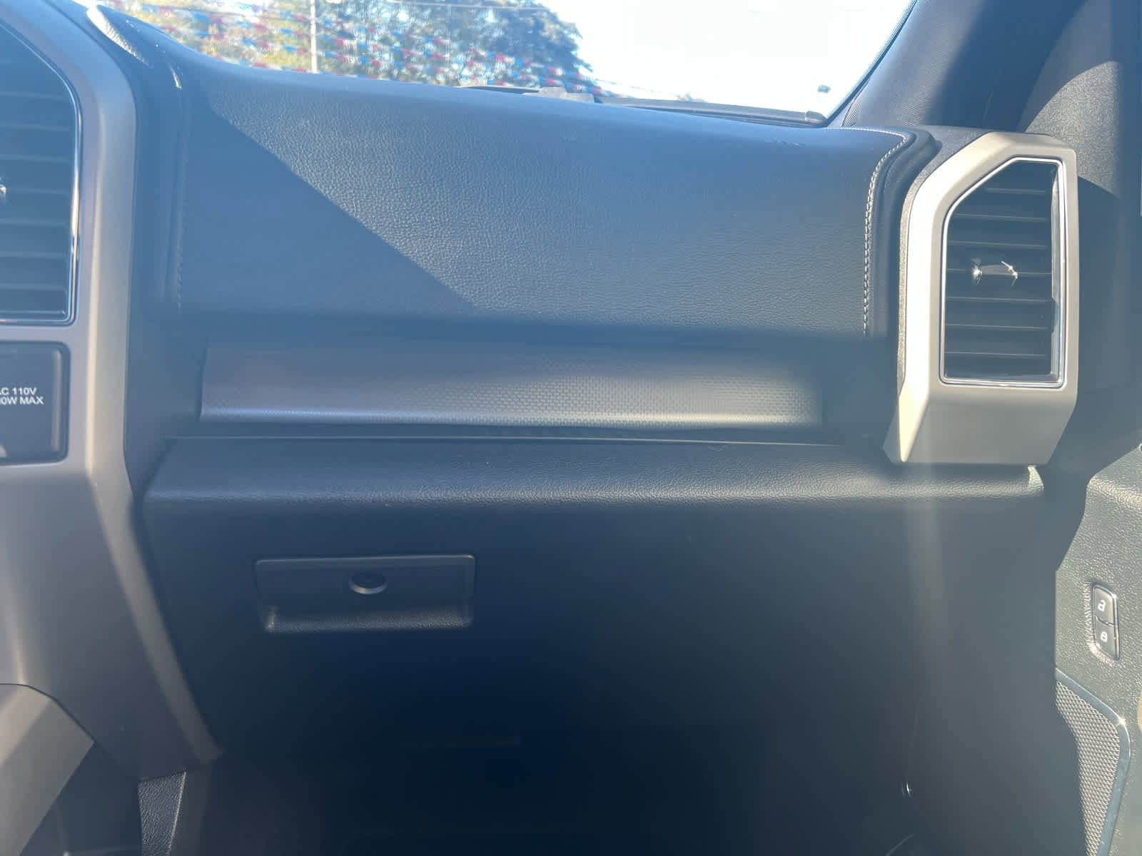 Used 2017 Ford F150 Lariat image 35