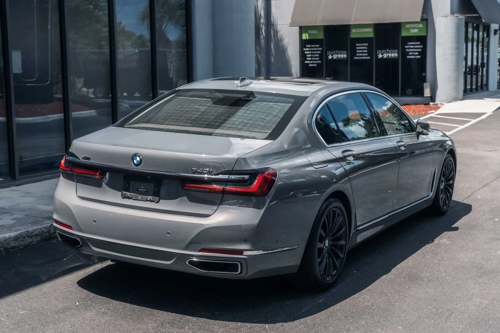 Used 2022 BMW 740i xDrive w/ Premium Package AWD/4WD image 5