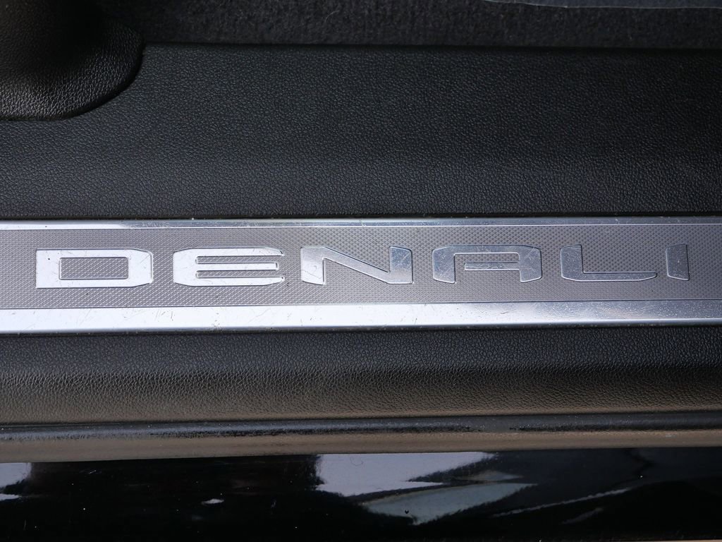 Used 2024 GMC Yukon Denali w/ Denali Reserve Package image 17
