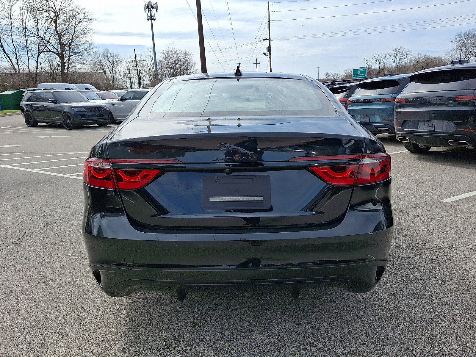 New 2024 Jaguar XF R-Dynamic SE AWD/4WD image 9