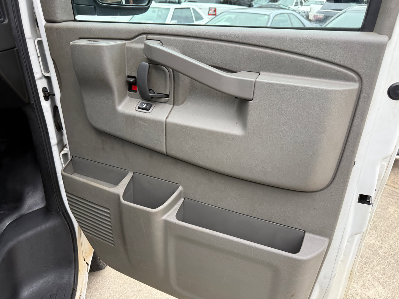 Used 2023 GMC Savana 3500 LS image 20