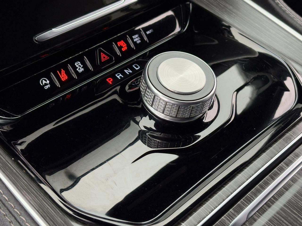 Used 2024 Jeep Wagoneer L Series II image 19