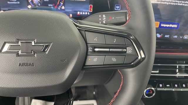 Used 2025 Chevrolet Traverse RS image 38