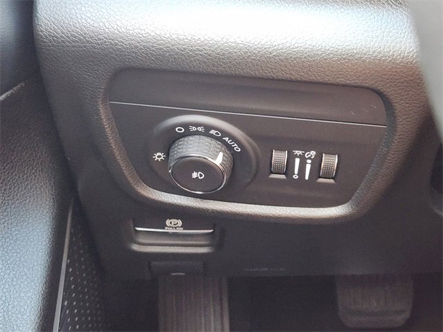 Used 2024 Jeep Grand Cherokee L Limited w/ Luxury Tech Group II AWD/4WD image 24