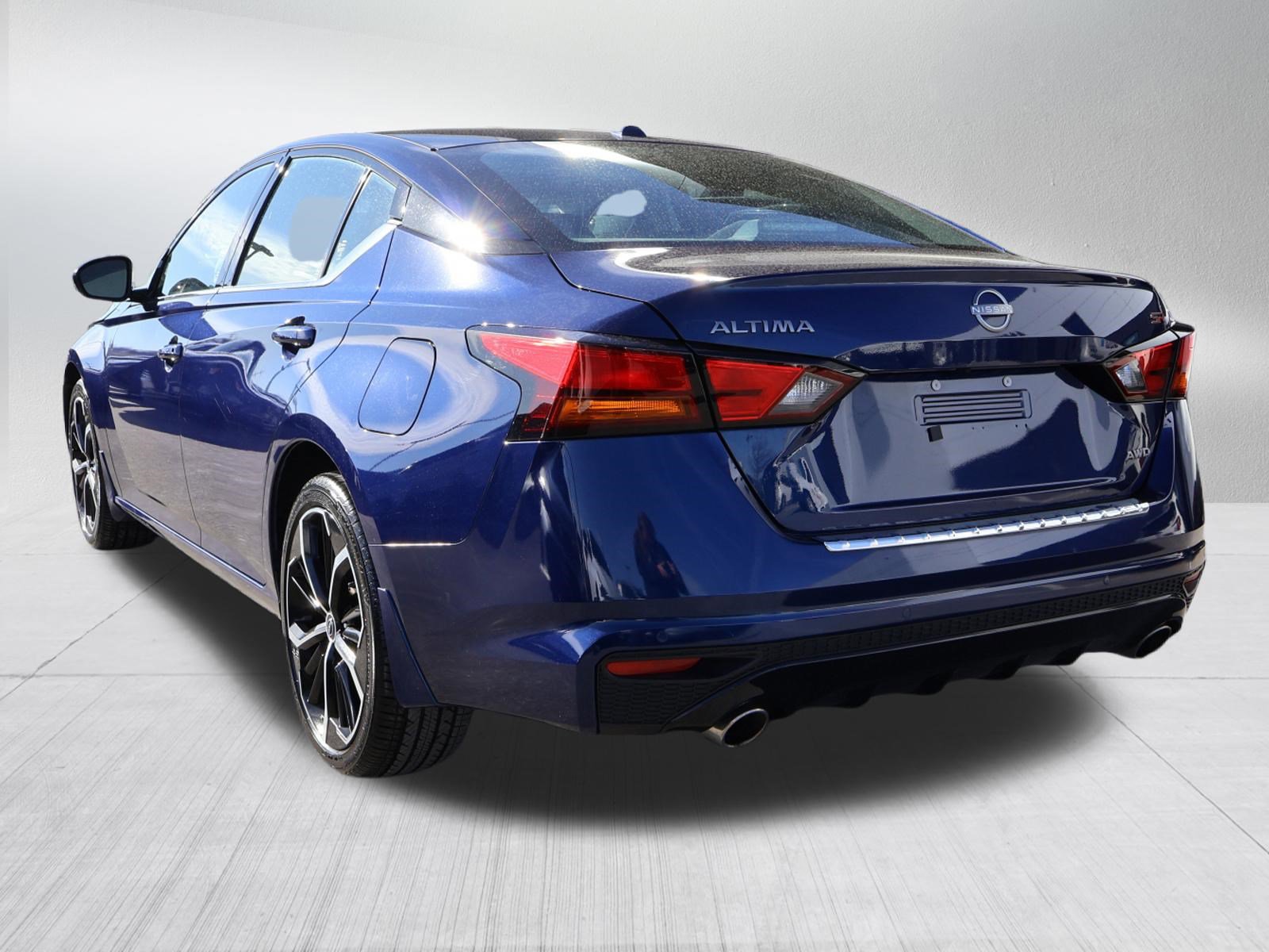 Used 2023 Nissan Altima 2.5 SR w/ SR Premium Package image 5