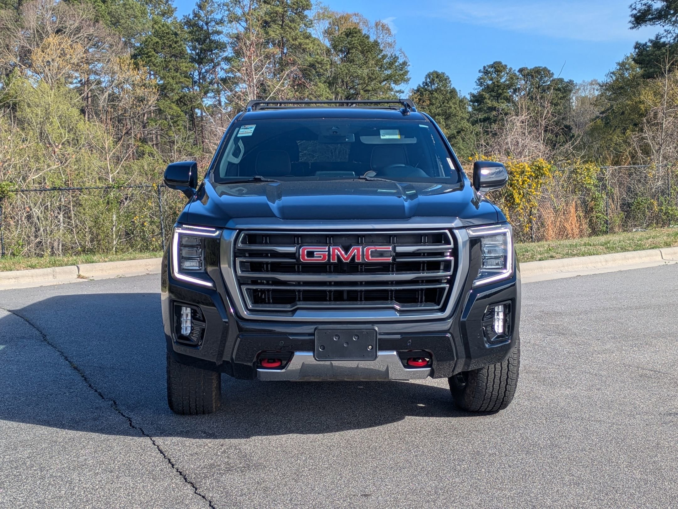 Used 2023 GMC Yukon AT4 image 2