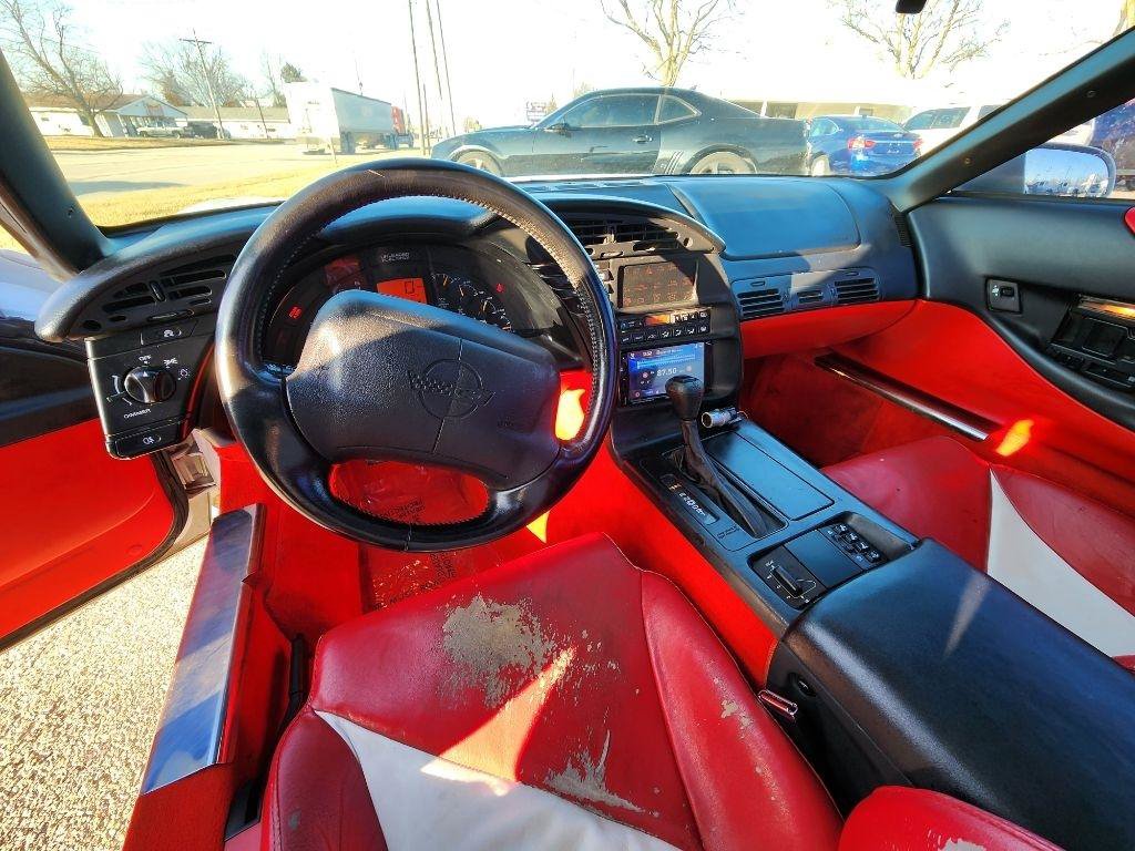 Used 1994 Chevrolet Corvette Coupe RWD image 16