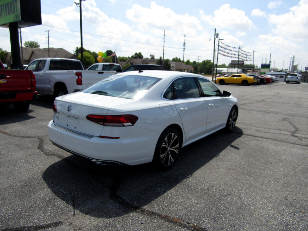 Used 2022 Volkswagen Passat 2.0T SE image 7