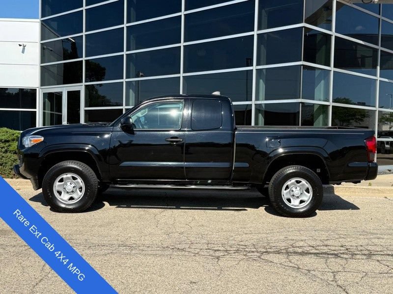 Used 2022 Toyota Tacoma SR AWD/4WD image 6