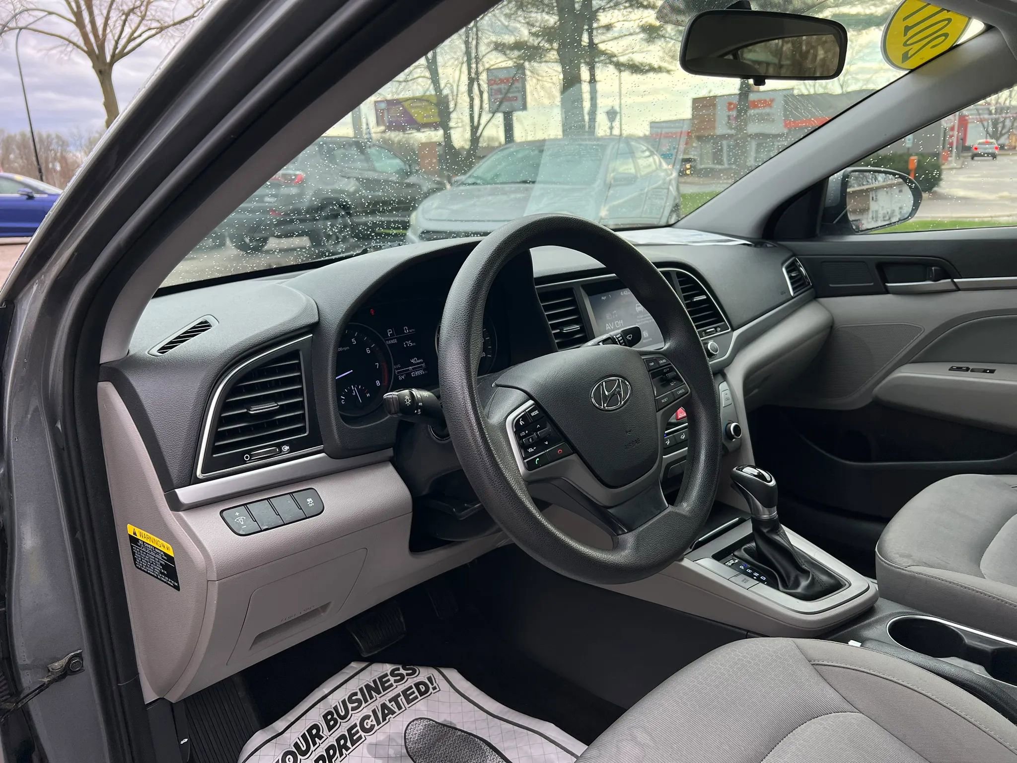 Used 2017 Hyundai Elantra SE image 10