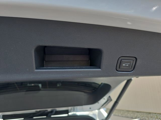 Used 2024 Chevrolet Traverse RS image 14