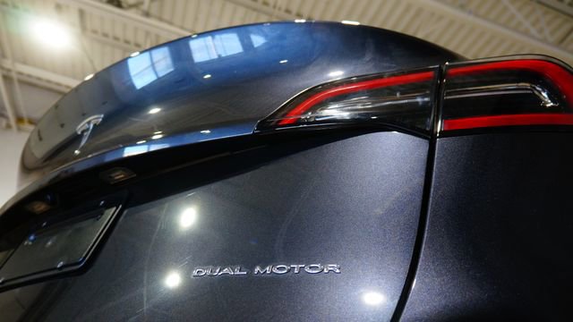 Used 2024 Tesla Model Y Long Range image 23