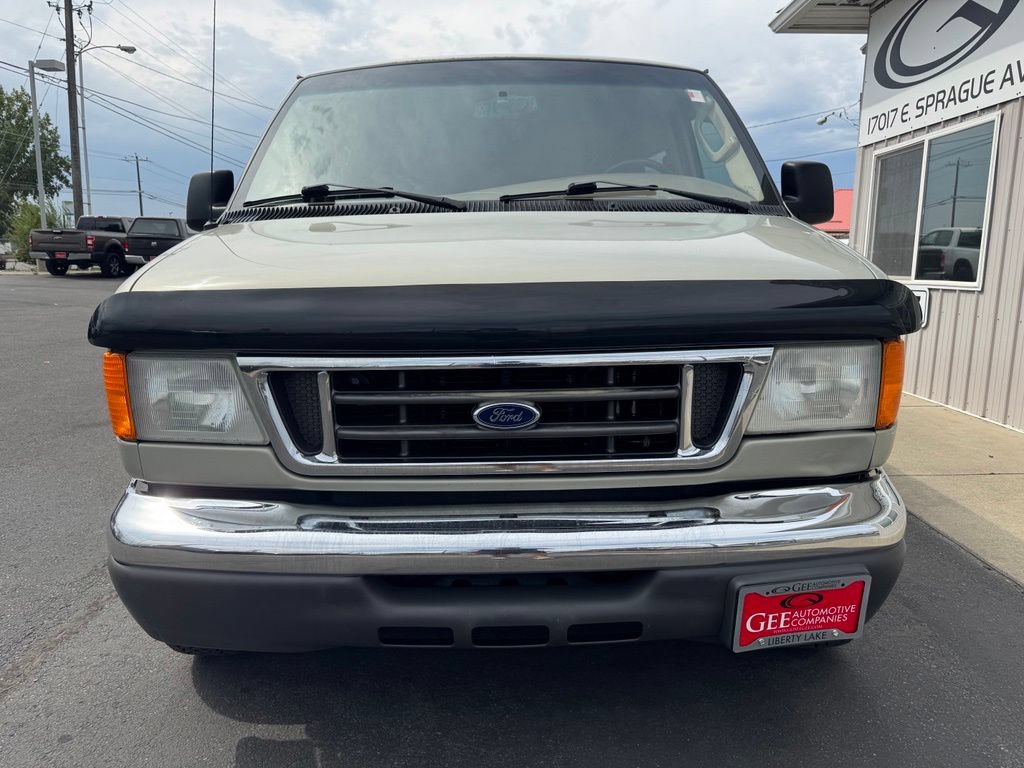 Used 2006 Ford E-150 and Econoline 150 RWD image 8