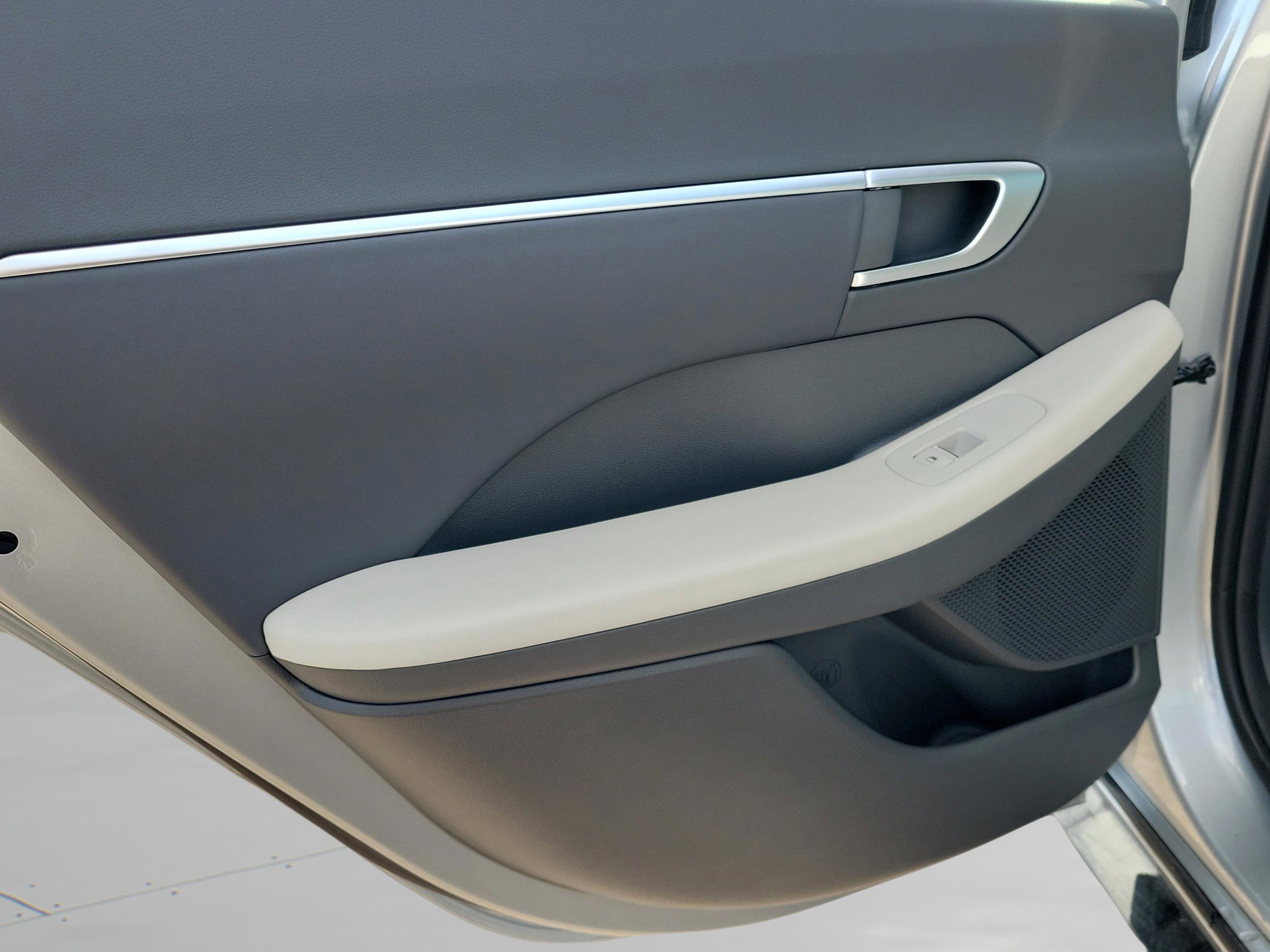 New 2026 Hyundai Sonata SEL FWD image 29