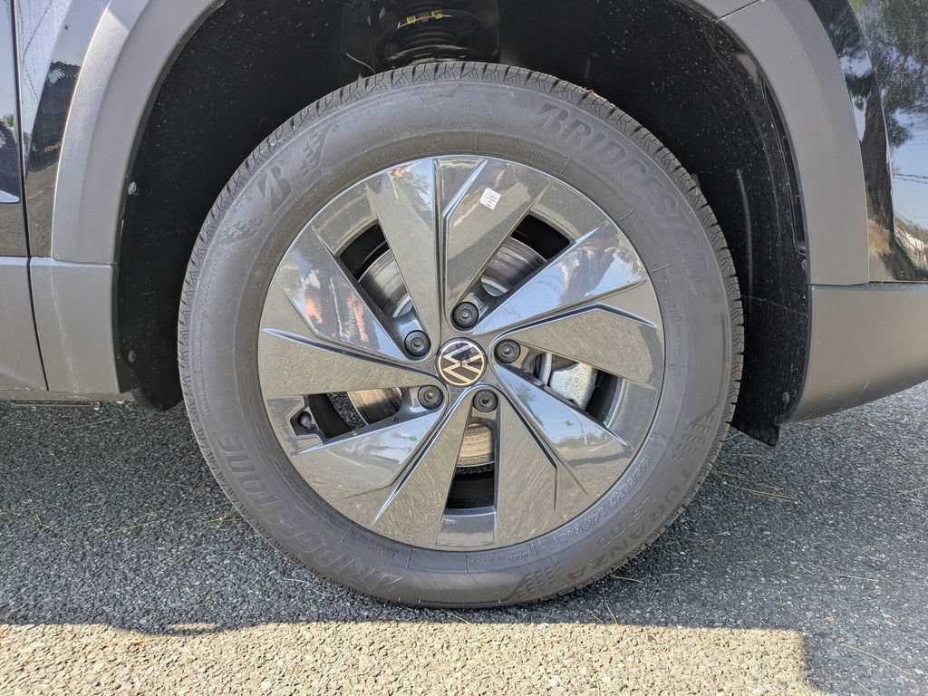 New 2026 Volkswagen Taos S FWD image 11