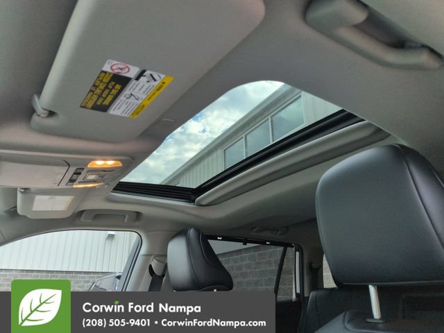 Used 2023 Toyota Highlander XLE AWD/4WD image 22