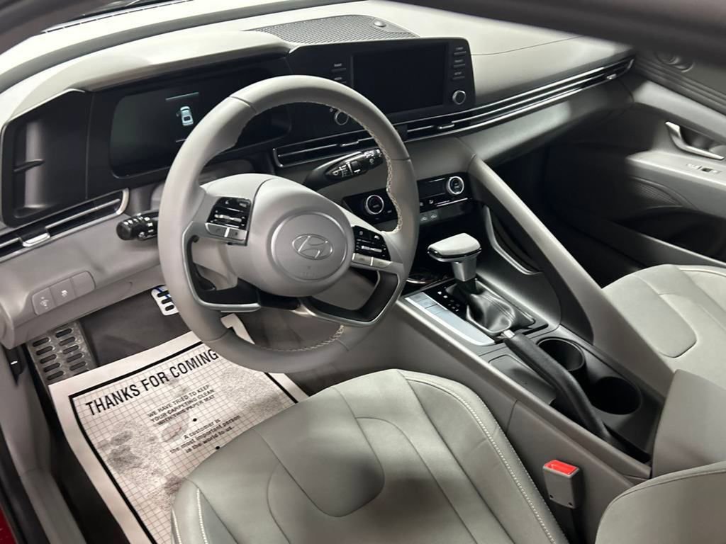 New 2025 Hyundai Elantra Sport image 12