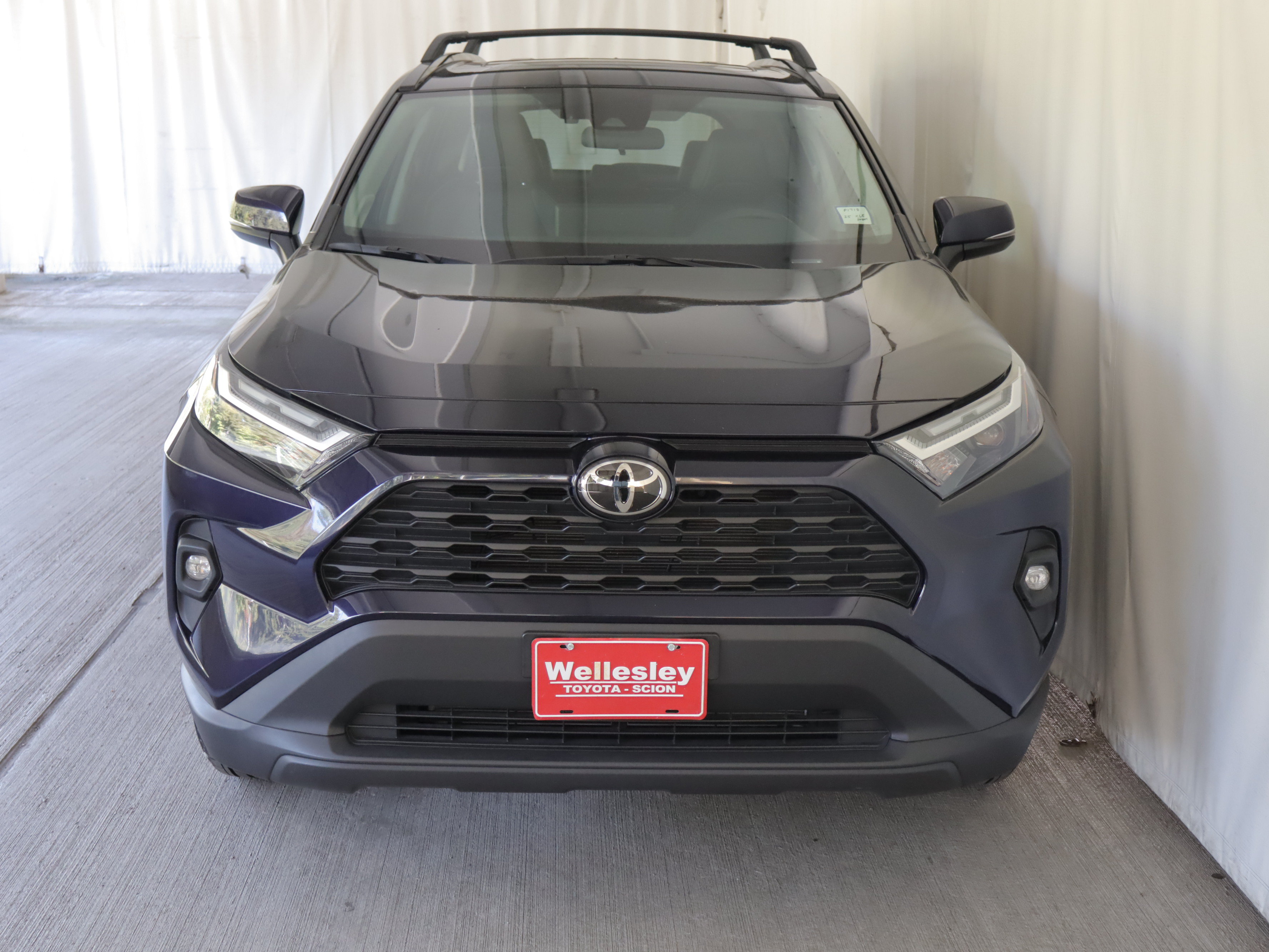 Used 2025 Toyota RAV4 XLE Premium w/ Weather Package AWD/4WD image 4