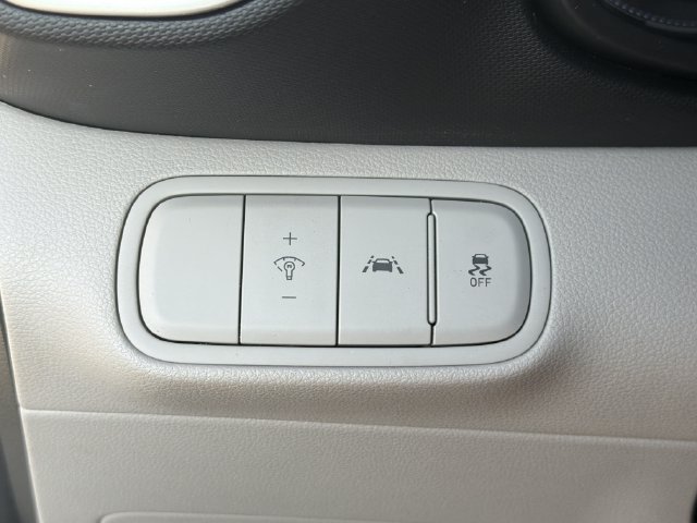 Used 2021 Hyundai Venue SEL FWD image 34
