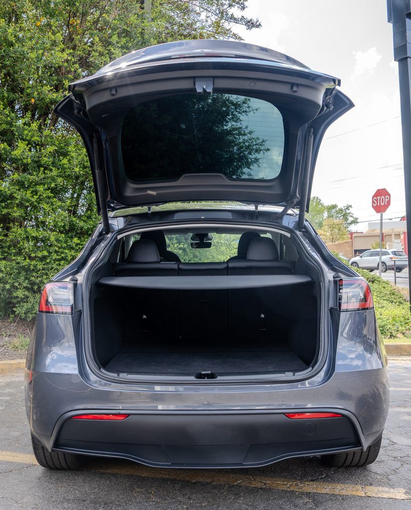 Used 2023 Tesla Model Y Long Range image 25