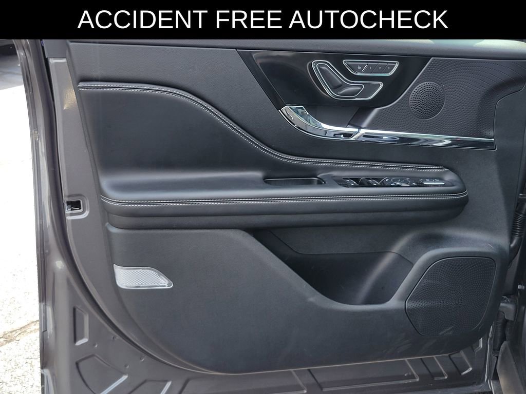 Used 2025 Lincoln Corsair AWD w/ Equipment Group 101A image 27