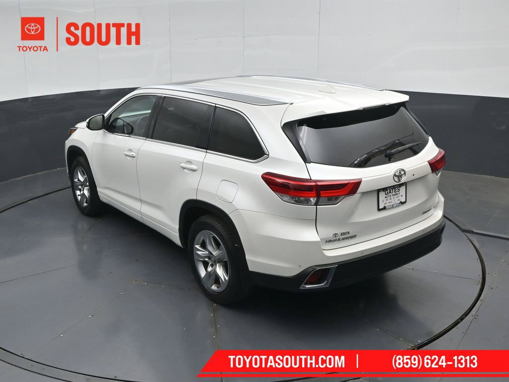 Used 2017 Toyota Highlander Limited AWD/4WD image 56