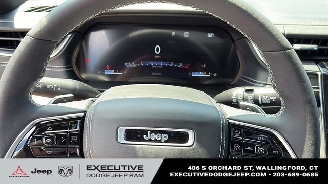 Used 2023 Jeep Grand Cherokee Overland w/ Luxury Tech Group IV AWD/4WD image 13