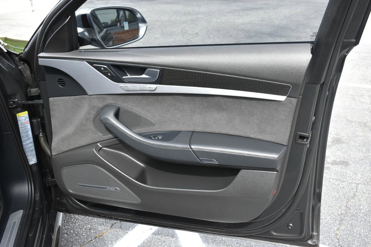 Used 2015 Audi S8 image 36