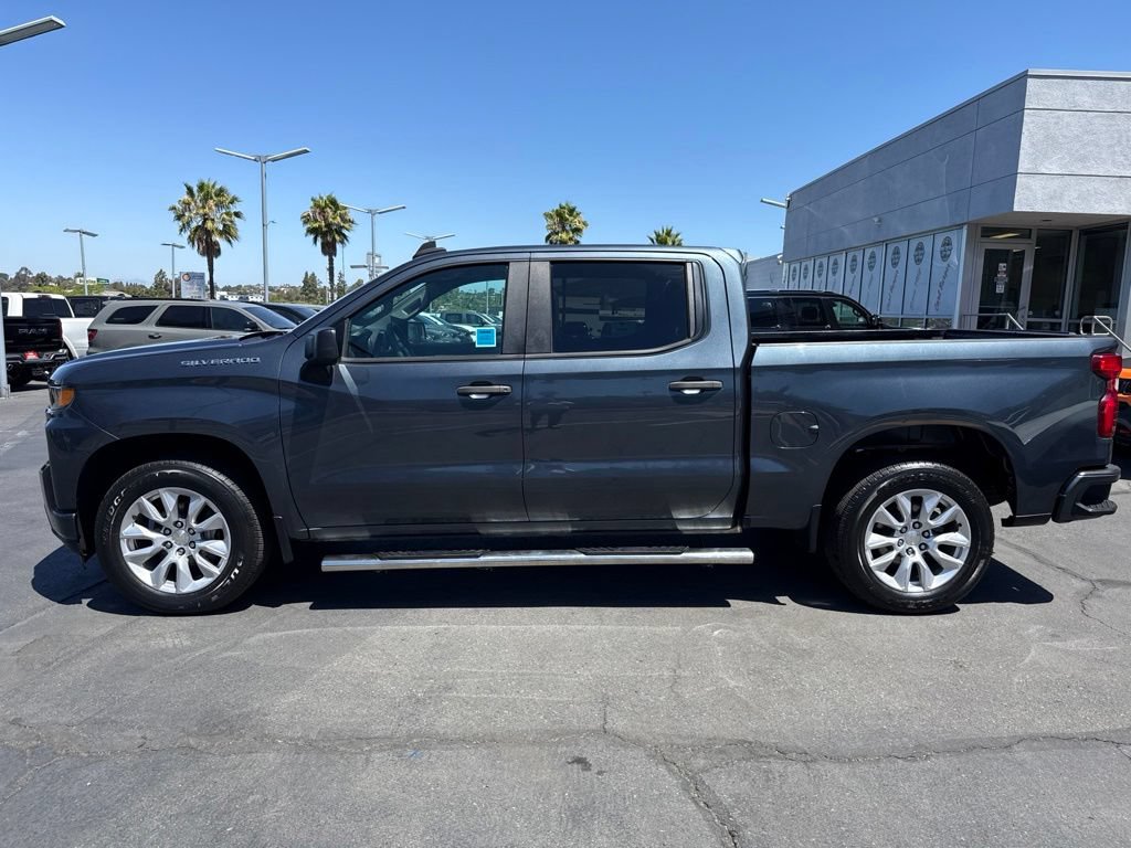 Used 2020 Chevrolet Silverado 1500 Custom w/ Custom Value Package RWD image 4