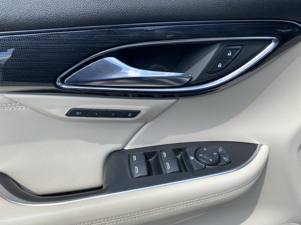 Used 2021 Buick Envision Essence w/ Technology Package I AWD/4WD image 25