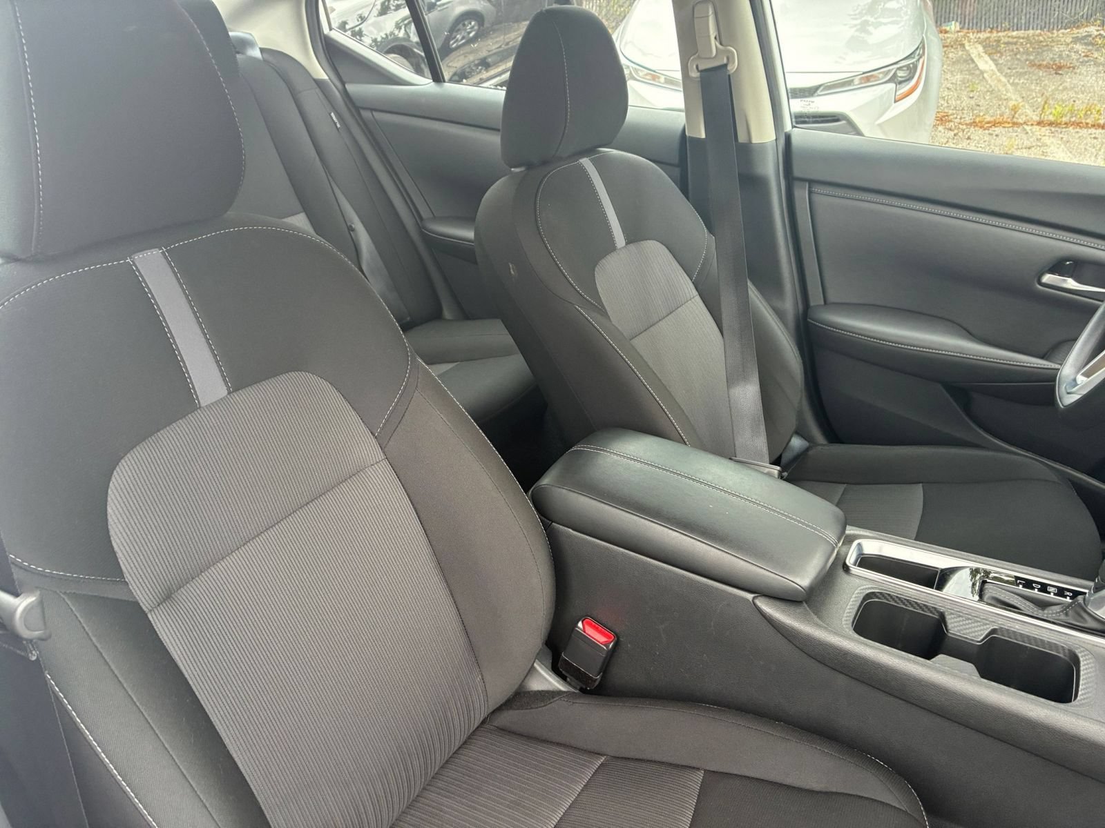 Used 2025 Nissan Sentra SV FWD image 31
