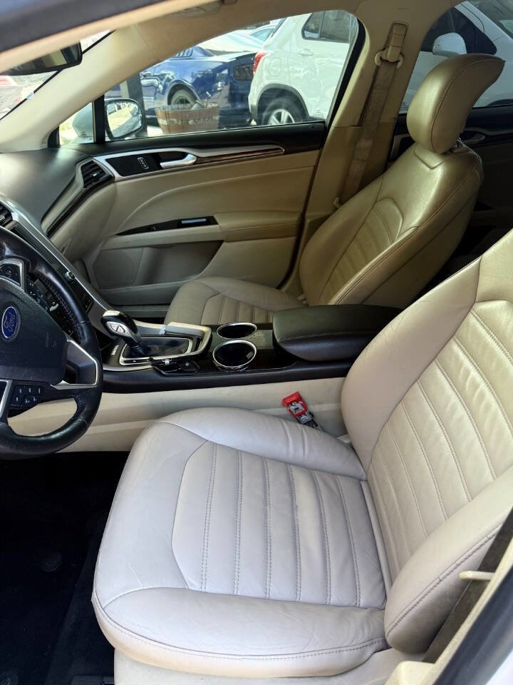 Used 2013 Ford Fusion SE FWD image 18