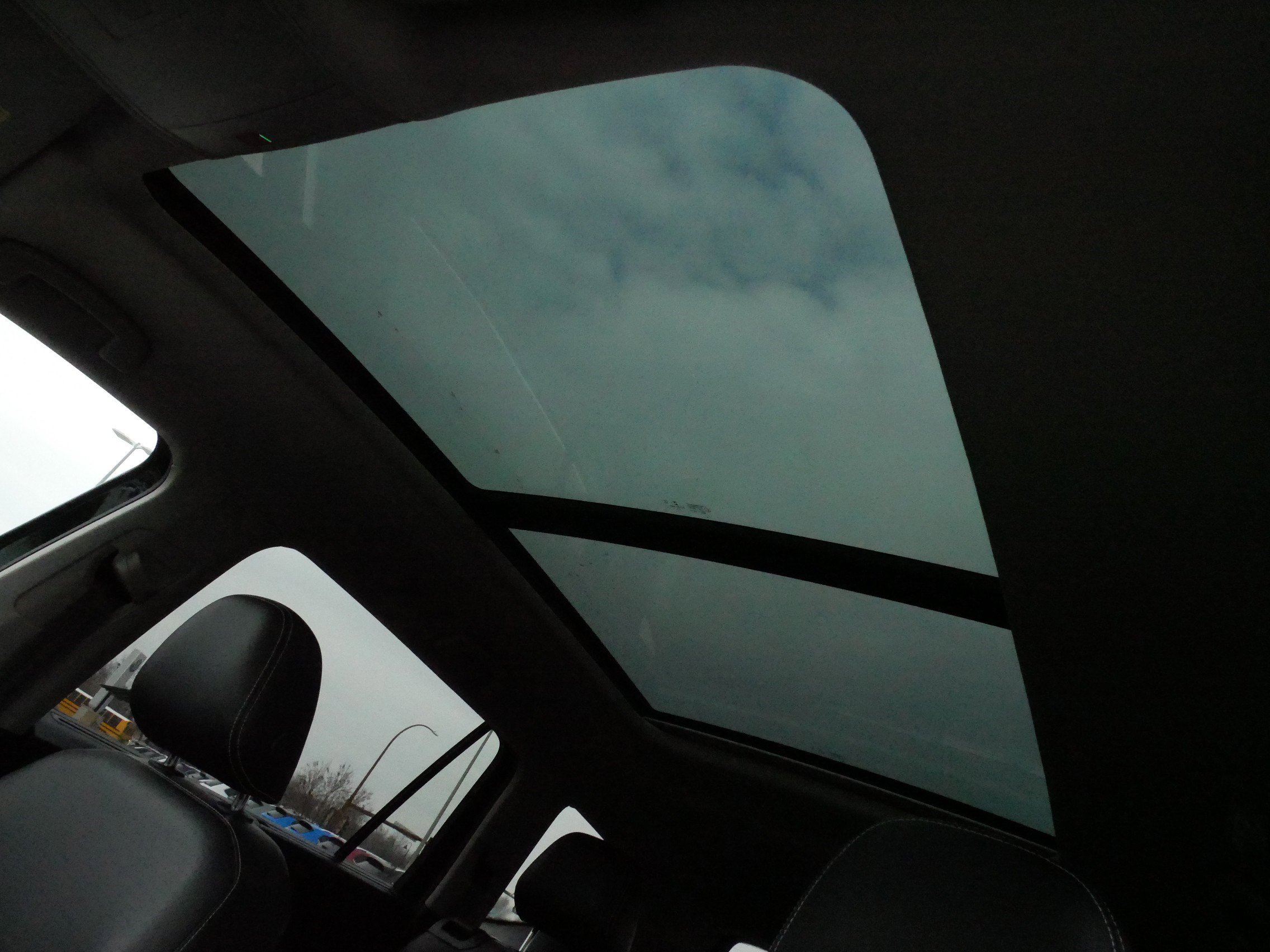 Used 2022 Volkswagen Atlas SEL image 32