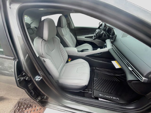 New 2026 Hyundai Elantra SEL Sport FWD image 29