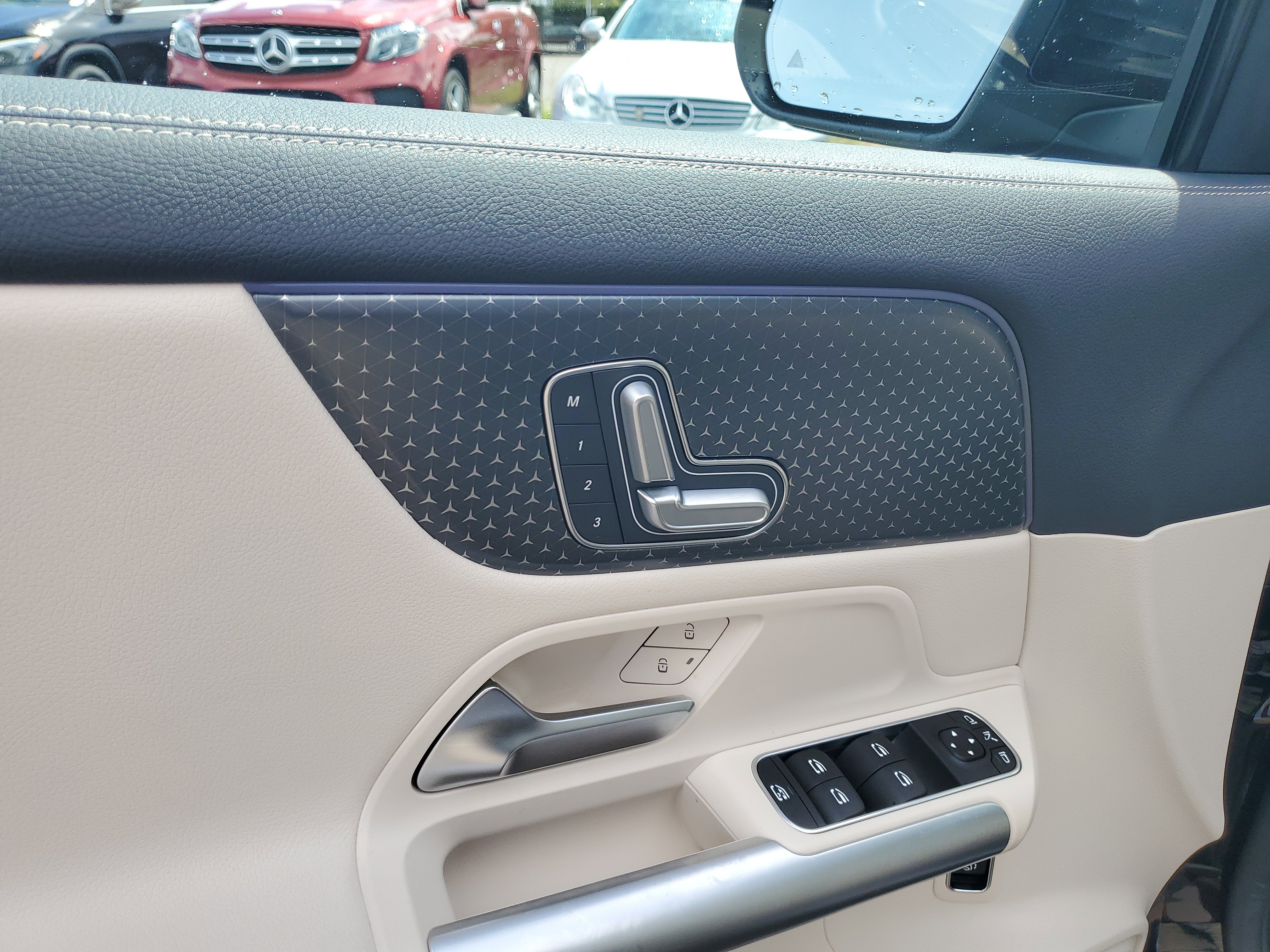 Certified 2025 Mercedes-Benz GLA 250 image 17